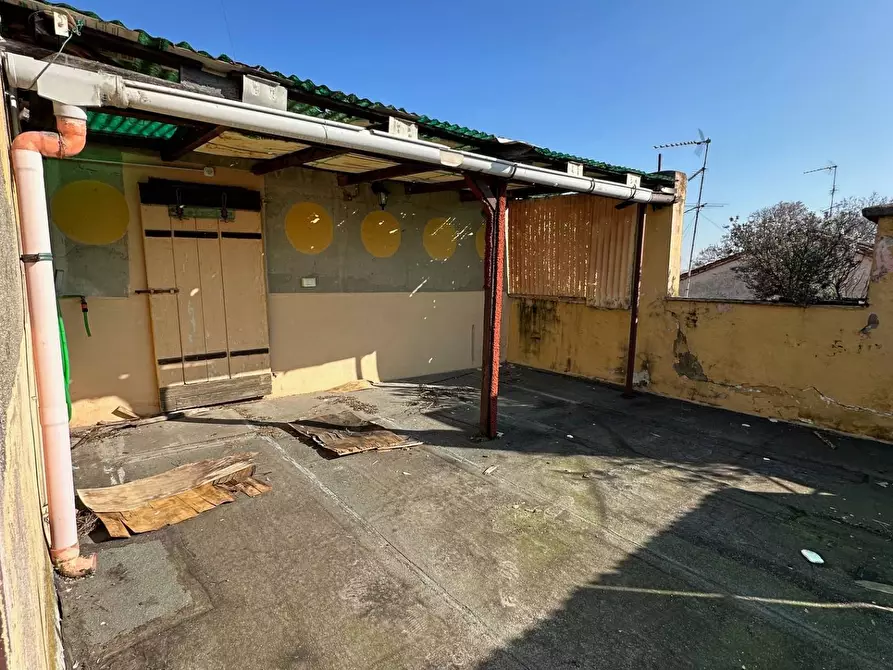 Immagine 2 di Casa indipendente in vendita  a Mantova