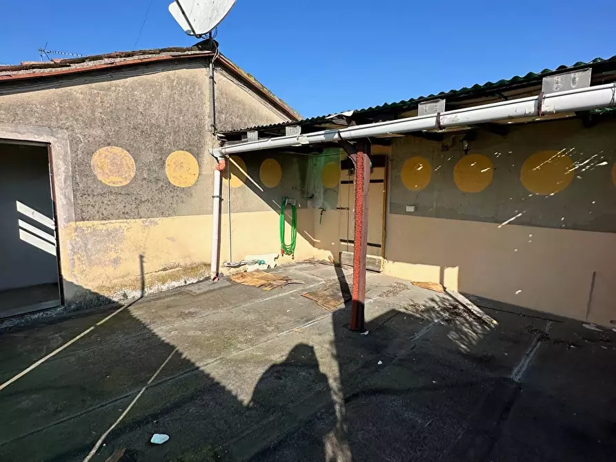 Immagine 3 di Casa indipendente in vendita  a Mantova