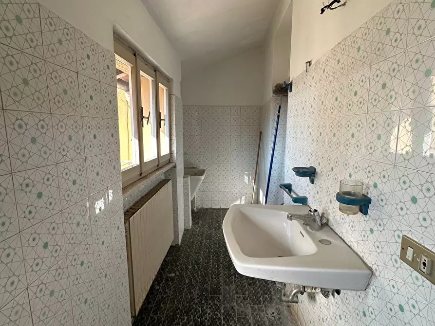 Immagine 11 di Casa indipendente in vendita  a Mantova