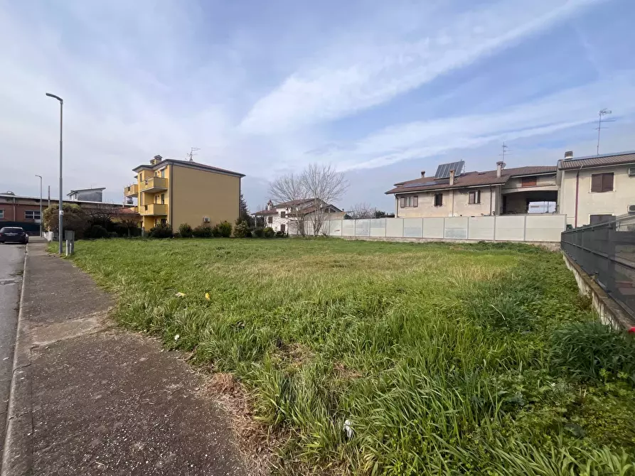 Immagine 3 di Terreno residenziale in vendita  a Porto Mantovano