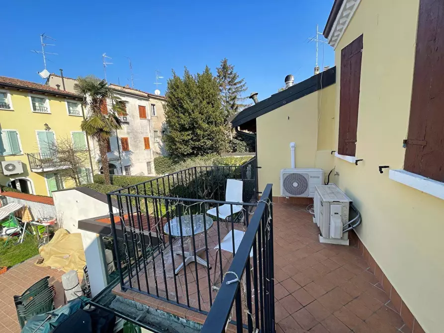 Immagine 9 di Casa indipendente in vendita  a Mantova