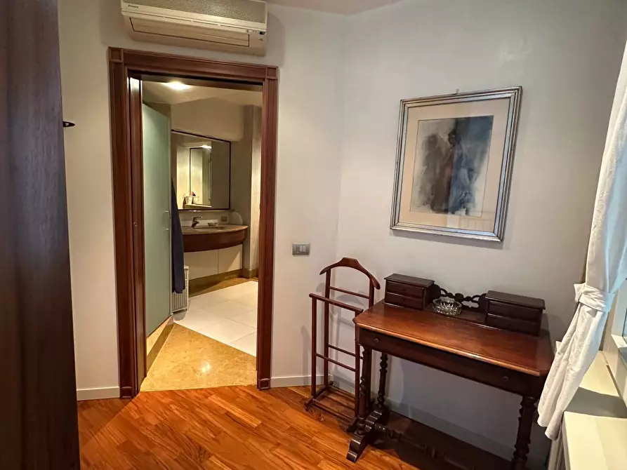 Immagine 15 di Appartamento in vendita  a Mantova