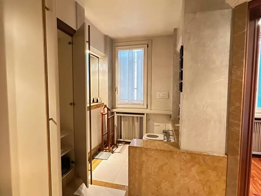 Immagine 21 di Appartamento in vendita  a Mantova