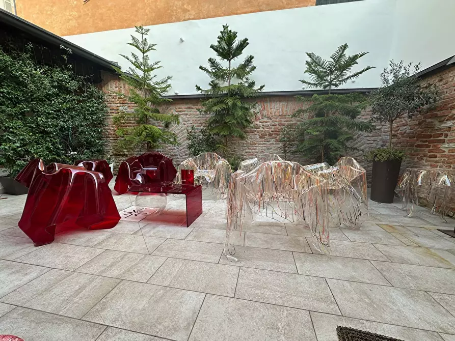 Immagine 15 di Casa indipendente in vendita  a Mantova