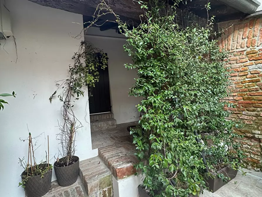 Immagine 16 di Casa indipendente in vendita  a Mantova
