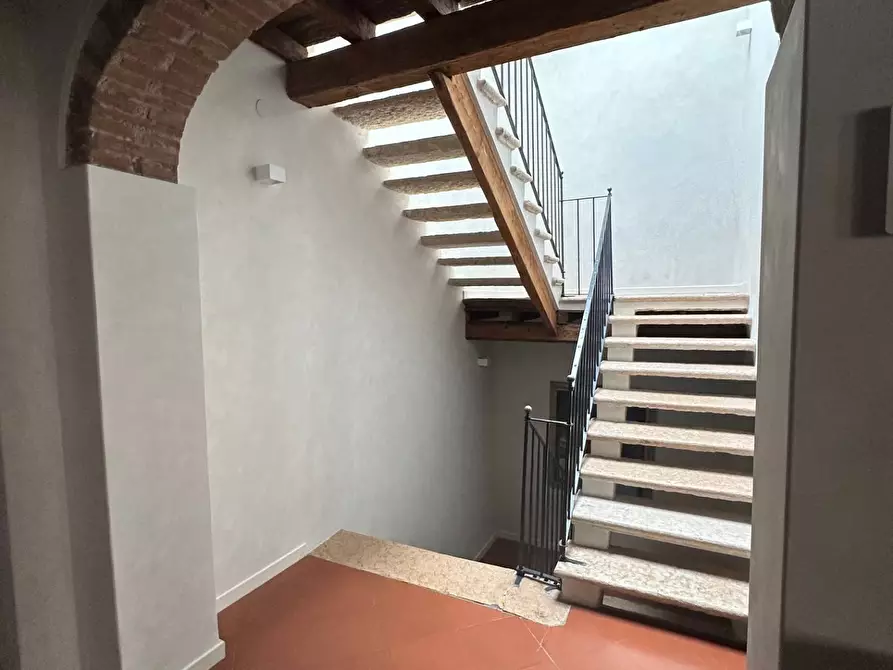 Immagine 5 di Casa indipendente in vendita  a Mantova