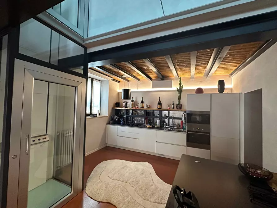 Immagine 9 di Casa indipendente in vendita  a Mantova