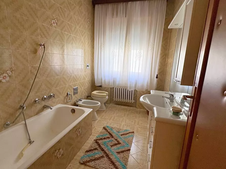 Immagine 19 di Villa in vendita  a Marmirolo