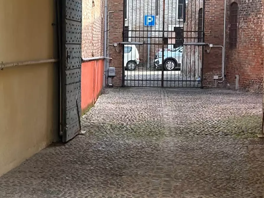 Immagine 2 di Appartamento in vendita  a Mantova