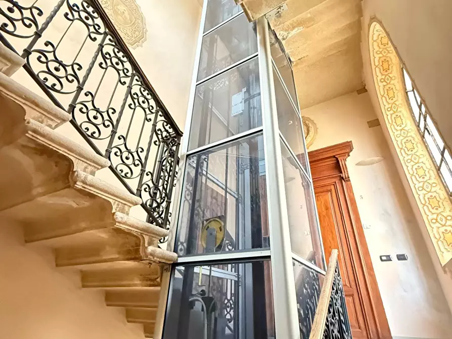 Immagine 42 di Appartamento in vendita  a Mantova