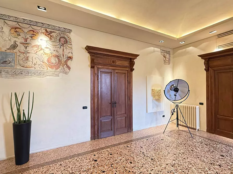 Immagine 5 di Appartamento in vendita  a Mantova