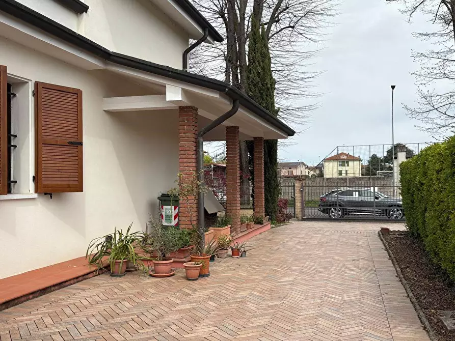 Immagine 10 di Villa in vendita  a Roncoferraro