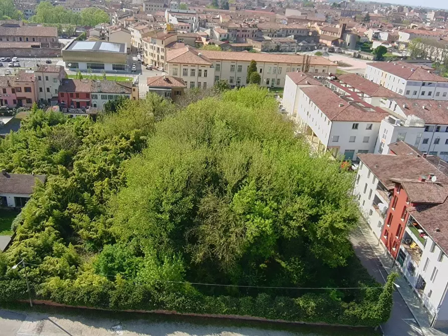Immagine 7 di Terreno residenziale in vendita  a Mantova