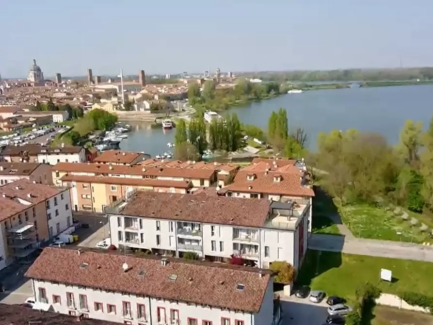 Immagine 1 di Terreno residenziale in vendita  a Mantova