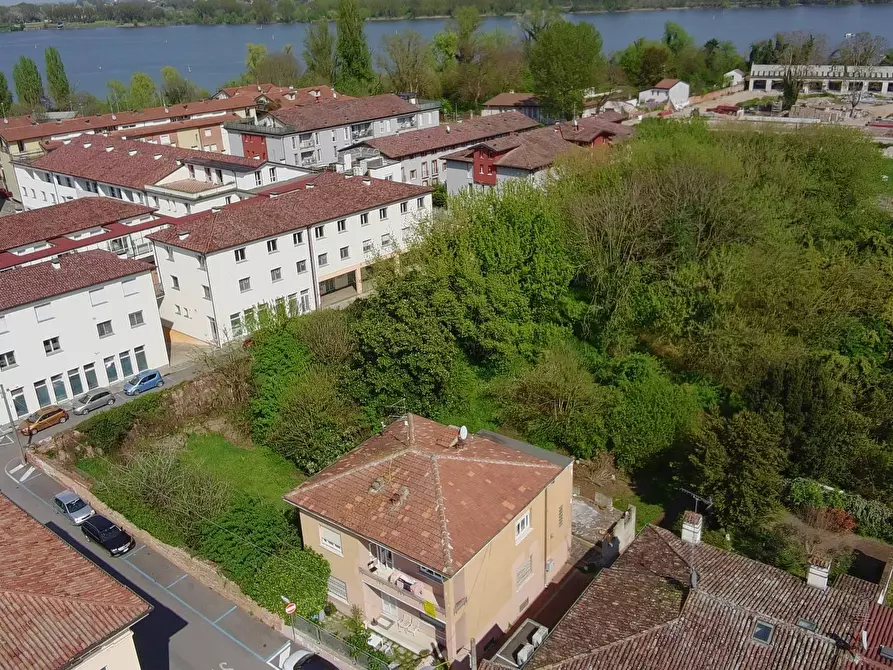 Immagine 2 di Terreno residenziale in vendita  a Mantova