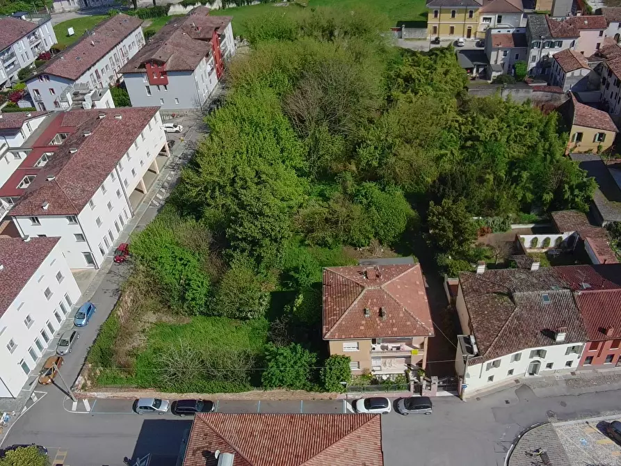 Immagine 4 di Terreno residenziale in vendita  a Mantova