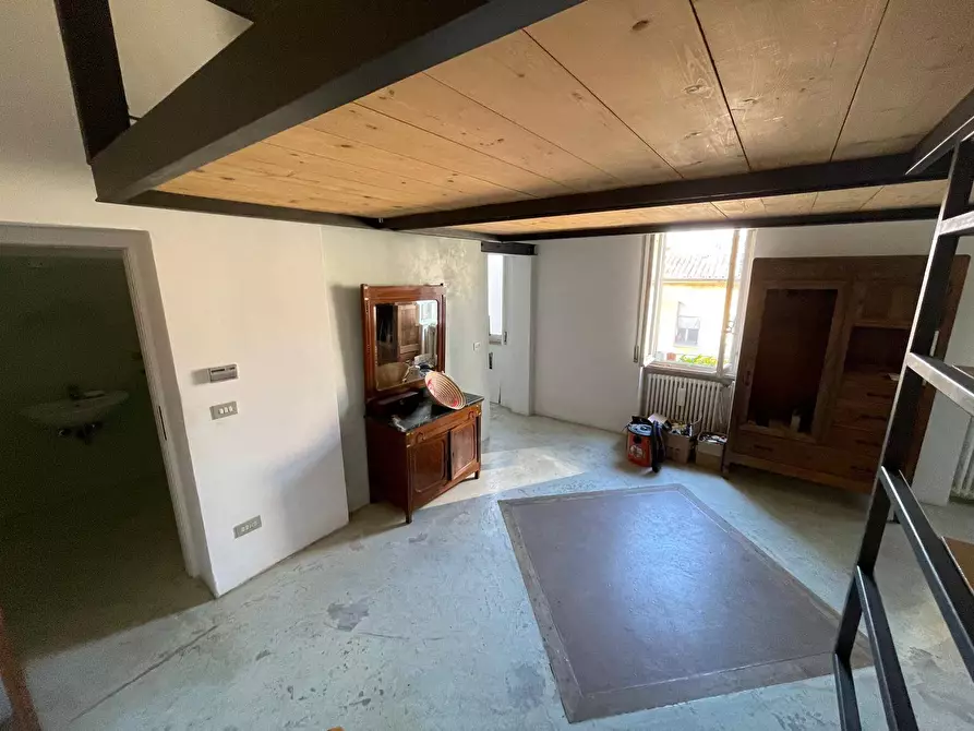 Immagine 11 di Appartamento in vendita  a Mantova