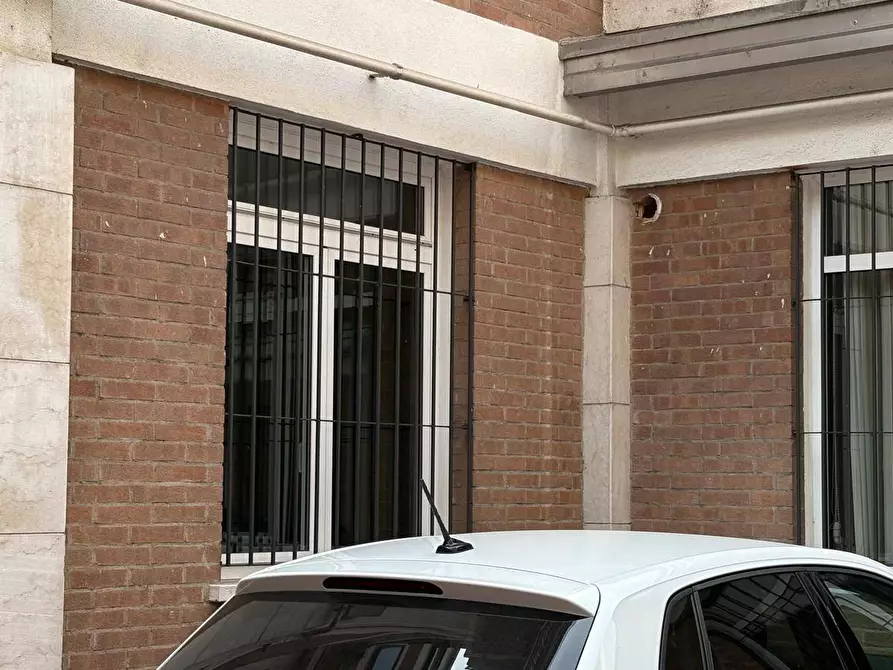 Immagine 8 di Ufficio in affitto  a Mantova