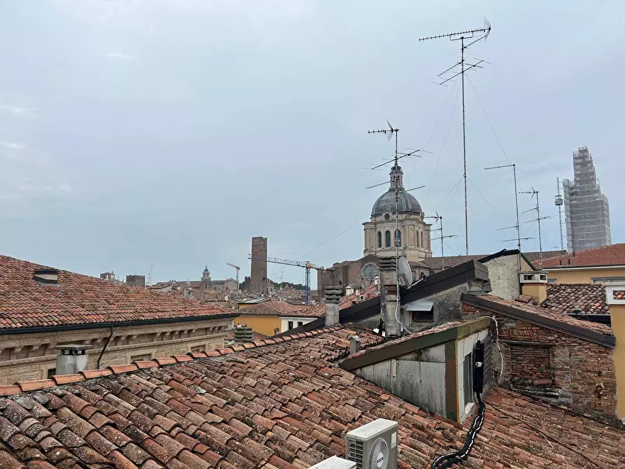 Immagine 23 di Attico in vendita  a Mantova