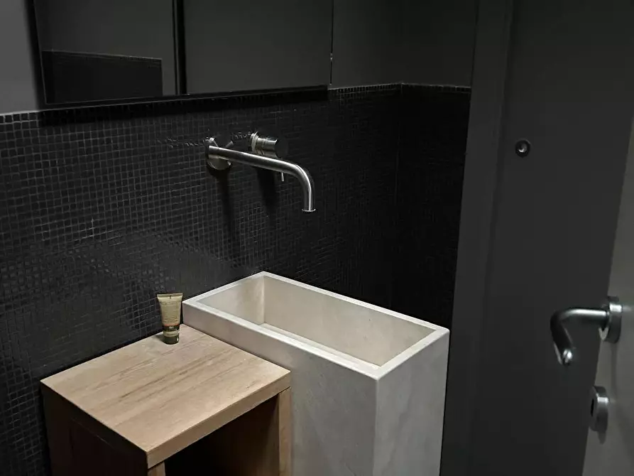 Immagine 26 di Attico in vendita  a Mantova