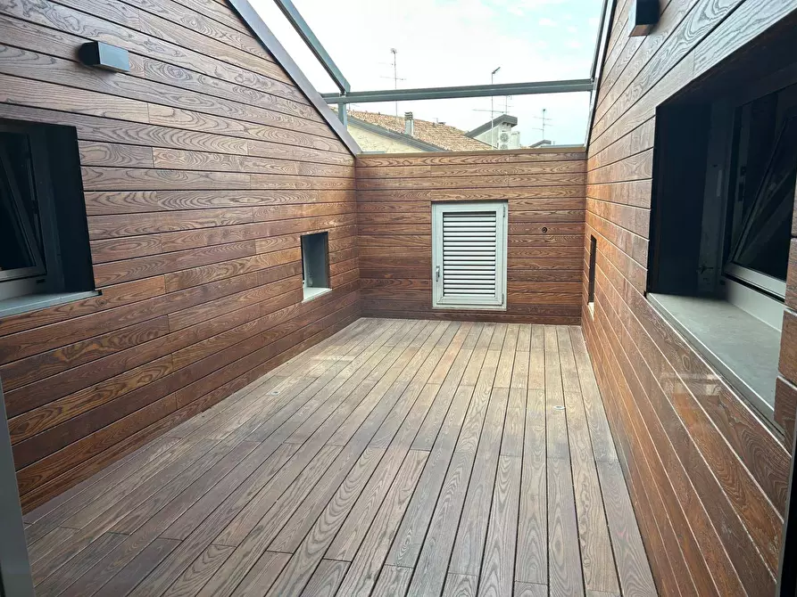 Immagine 15 di Attico in vendita  a Mantova