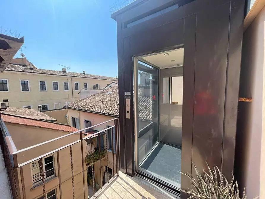 Immagine 4 di Appartamento in vendita  a Mantova