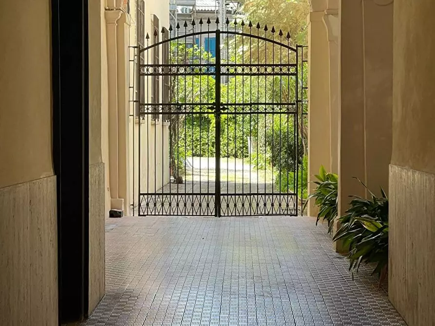 Immagine 5 di Appartamento in vendita  a Mantova