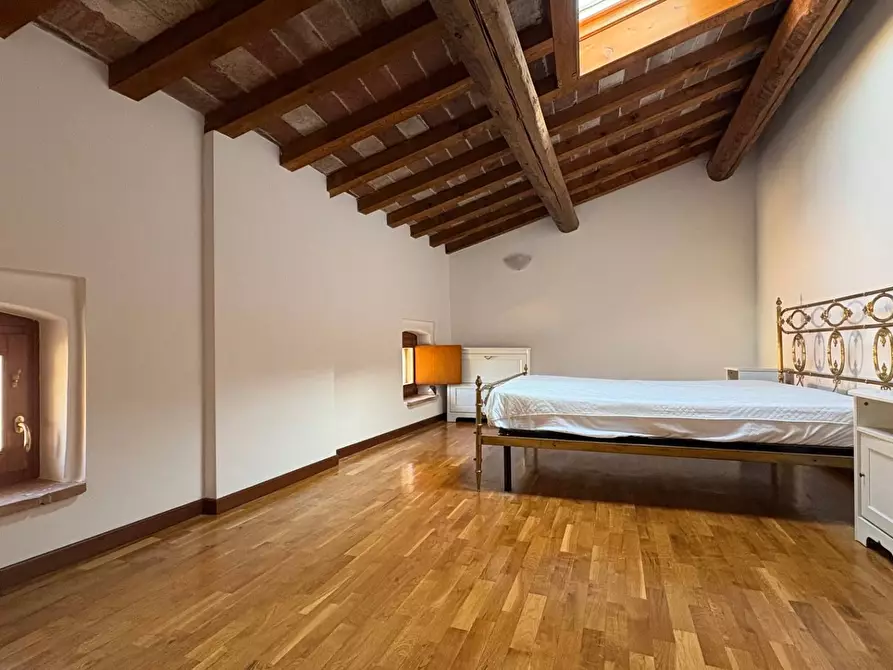 Immagine 15 di Appartamento in vendita  a Mantova