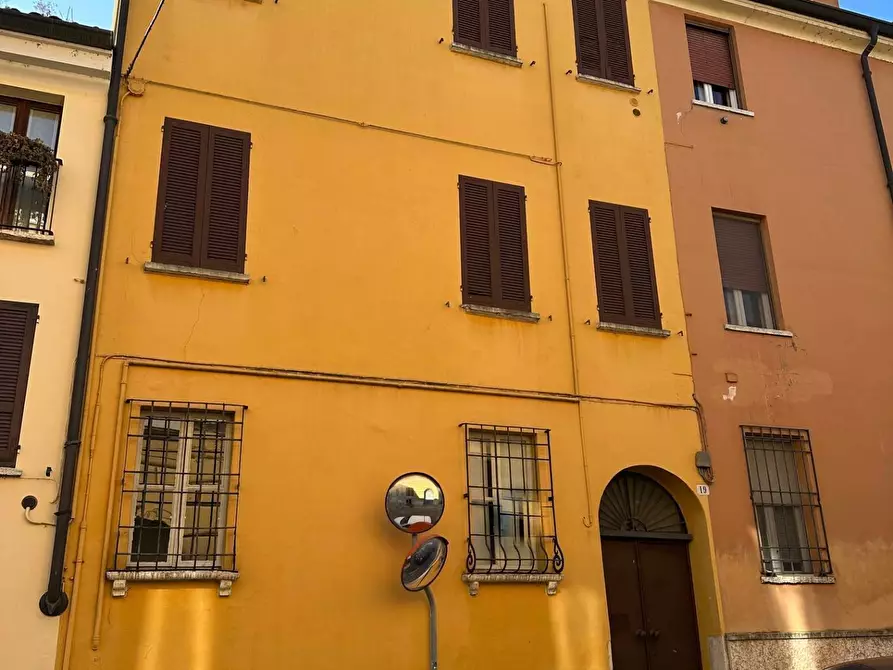 Immagine 1 di Casa indipendente in vendita  a Mantova