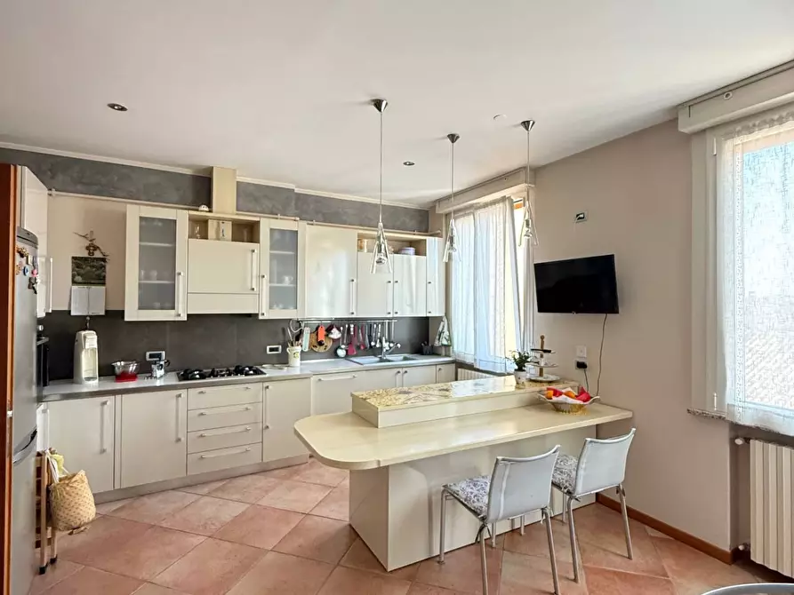 Immagine 4 di Appartamento in vendita  a Mantova