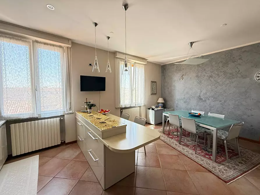 Immagine 5 di Appartamento in vendita  a Mantova