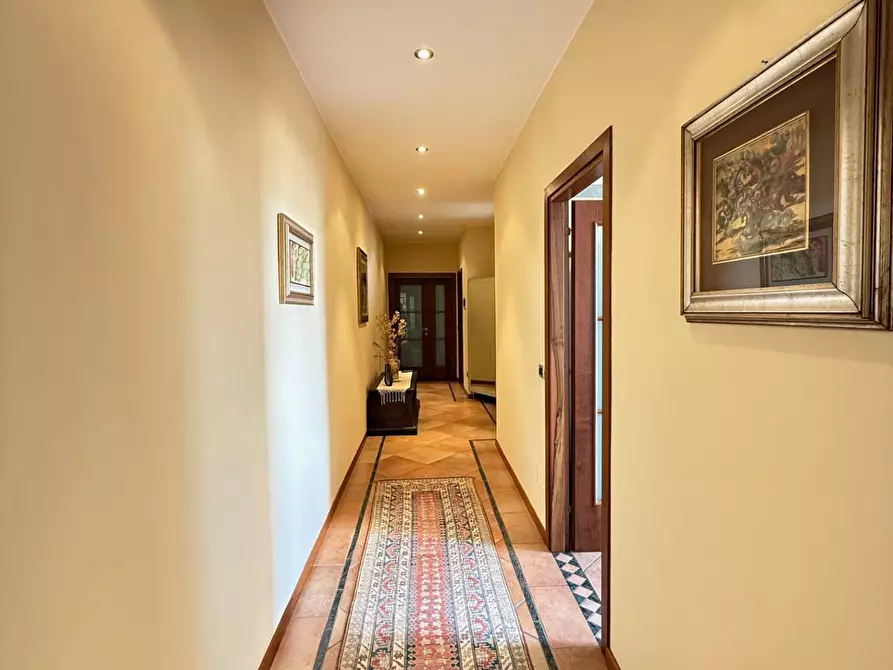 Immagine 8 di Appartamento in vendita  a Mantova