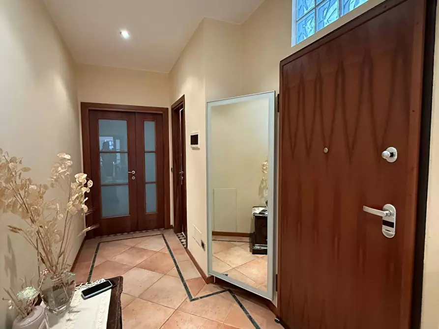 Immagine 9 di Appartamento in vendita  a Mantova