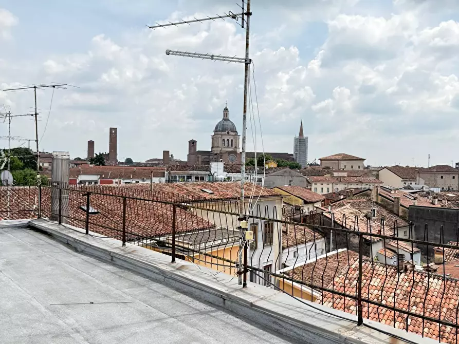 Immagine 21 di Appartamento in vendita  a Mantova