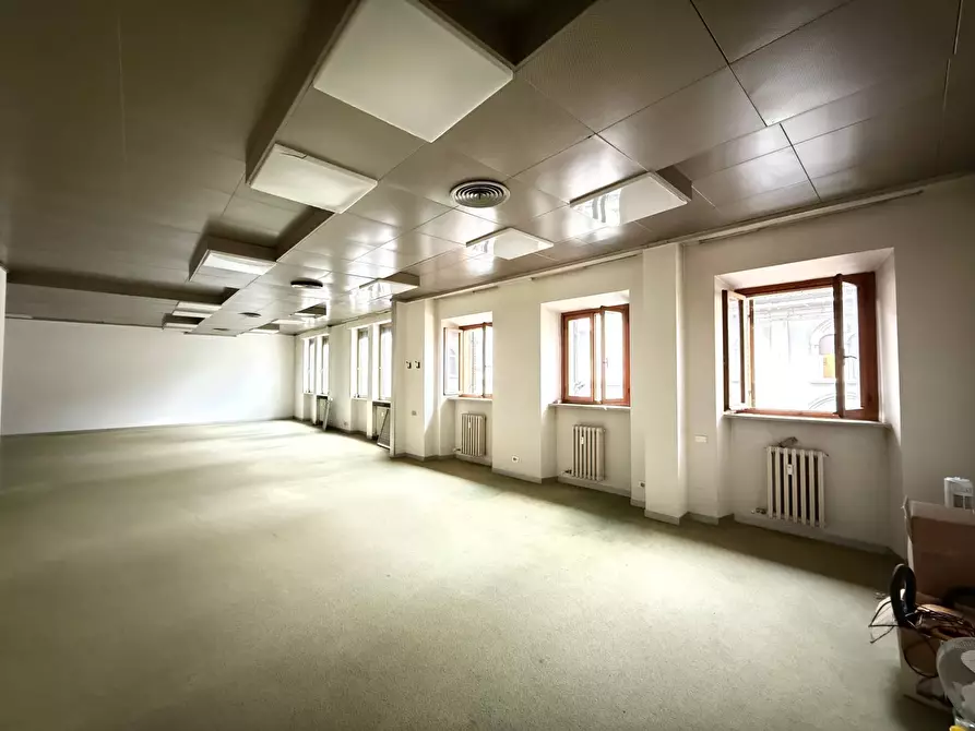 Immagine 11 di Appartamento in vendita  a Mantova