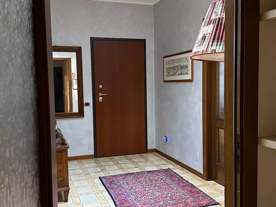 Immagine 2 di Appartamento in vendita  a Mantova