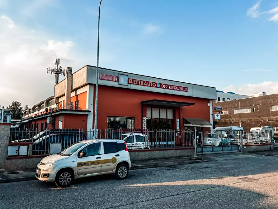 Immagine 7 di Capannone industriale in vendita  a Mantova