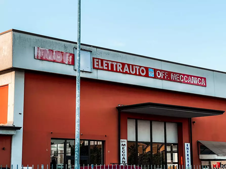 Immagine 3 di Capannone industriale in vendita  a Mantova