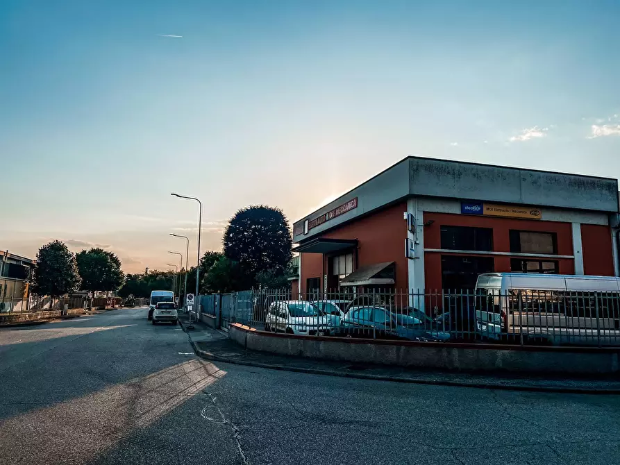 Immagine 10 di Capannone industriale in vendita  a Mantova