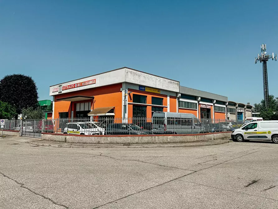 Immagine 12 di Capannone industriale in vendita  a Mantova