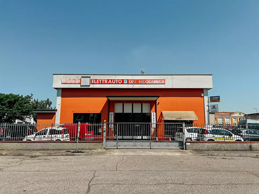 Immagine 13 di Capannone industriale in vendita  a Mantova