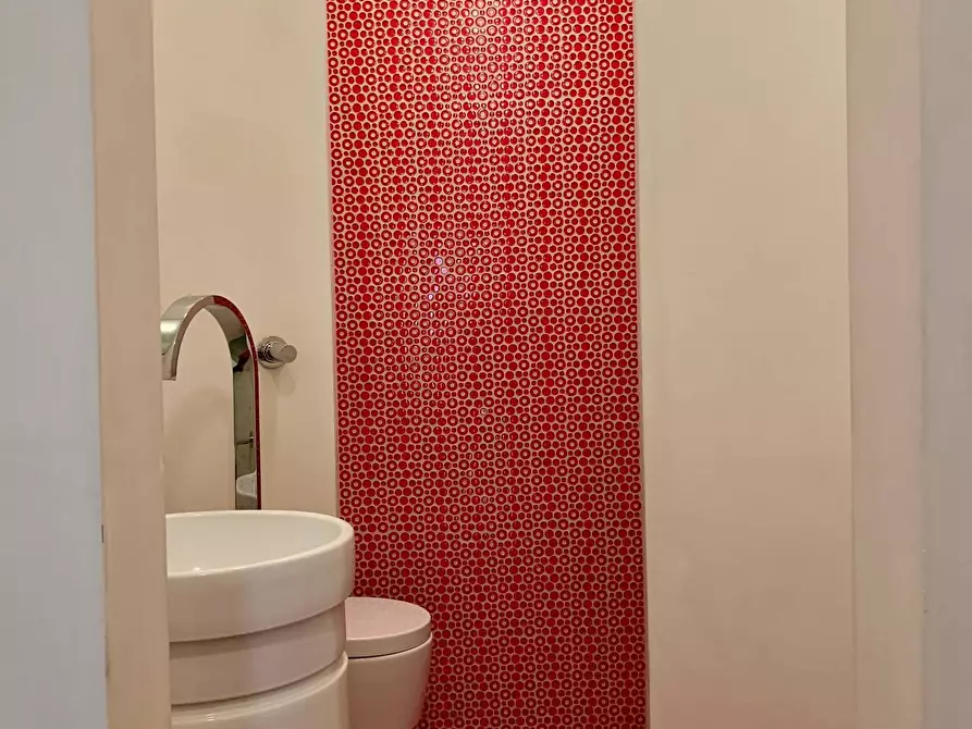 Immagine 11 di Casa indipendente in vendita  a Mantova