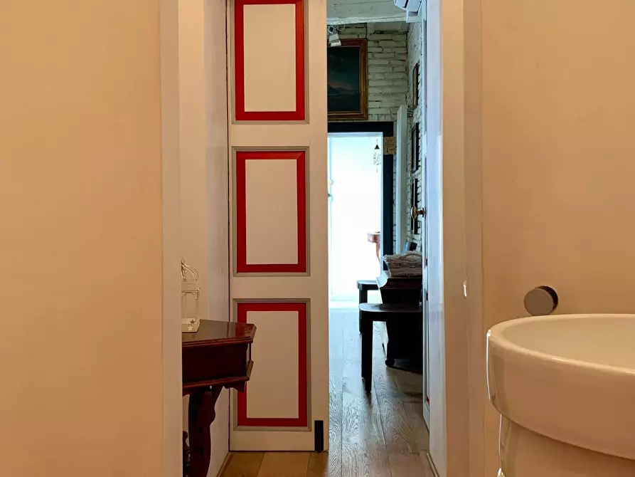 Immagine 12 di Casa indipendente in vendita  a Mantova