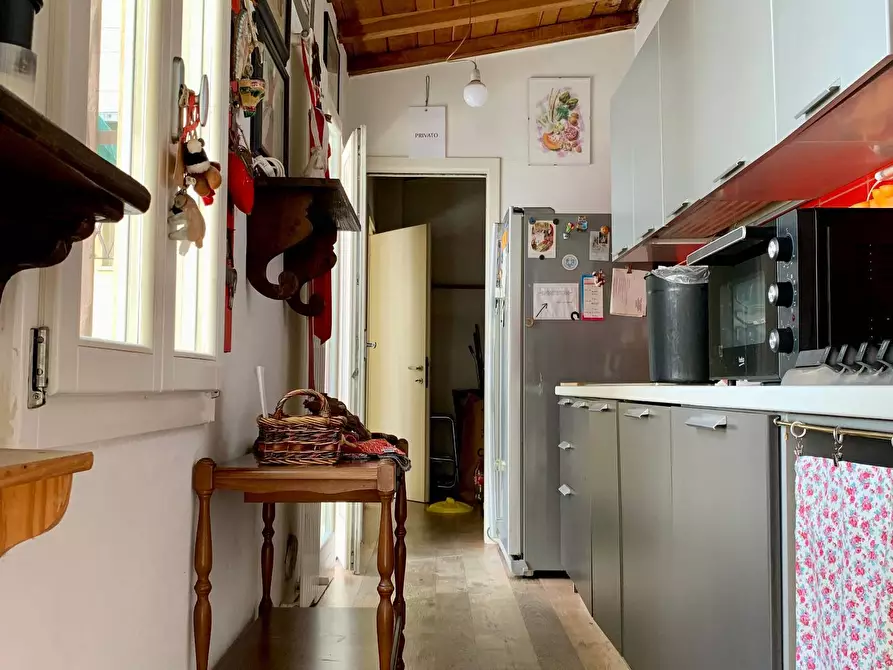 Immagine 10 di Casa indipendente in vendita  a Mantova