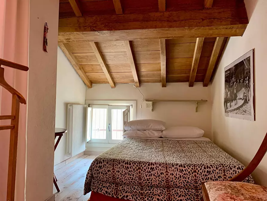 Immagine 35 di Casa indipendente in vendita  a Mantova