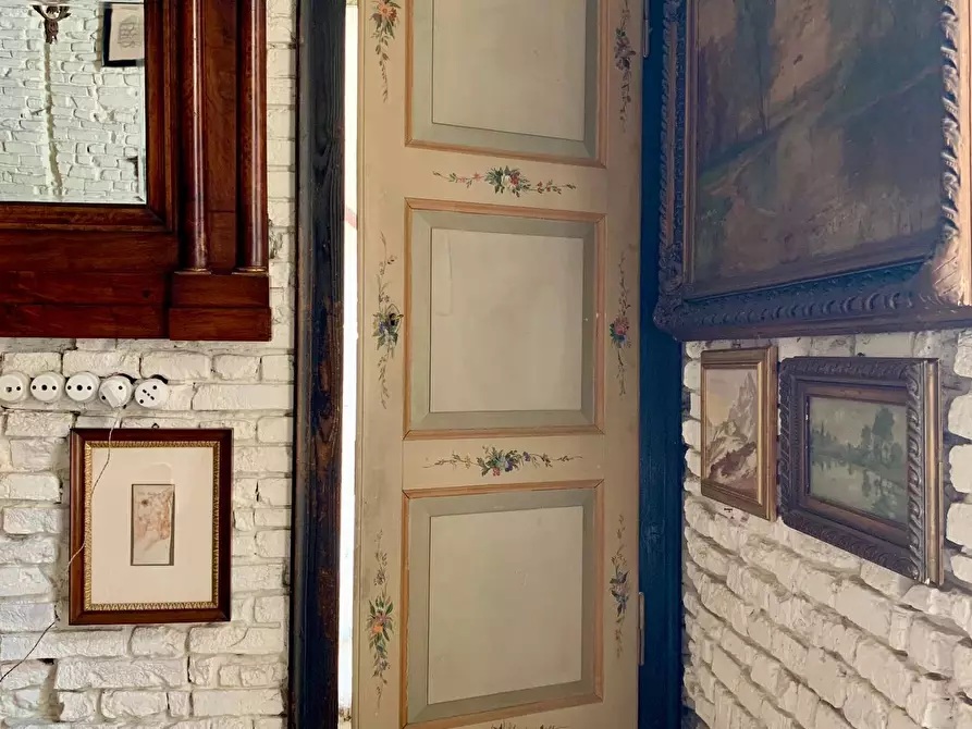 Immagine 6 di Casa indipendente in vendita  a Mantova