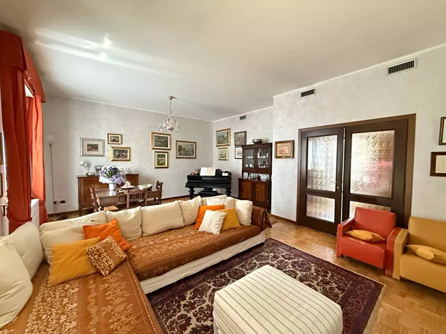 Immagine 7 di Appartamento in vendita  a Mantova