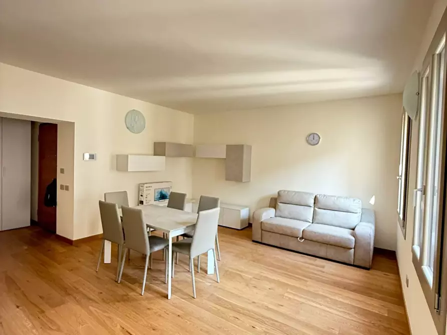 Immagine 7 di Appartamento in vendita  a Mantova