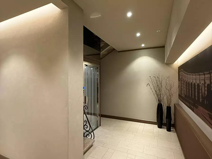 Immagine 16 di Appartamento in vendita  a Mantova