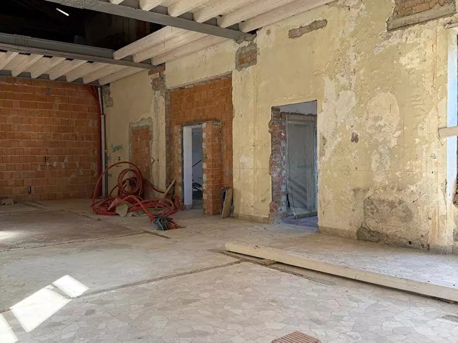 Immagine 5 di Appartamento in vendita  a Mantova